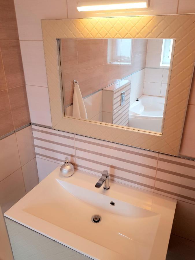 Luxurious Apartment With Balconies In Downtown Bp Budapest Eksteriør bilde