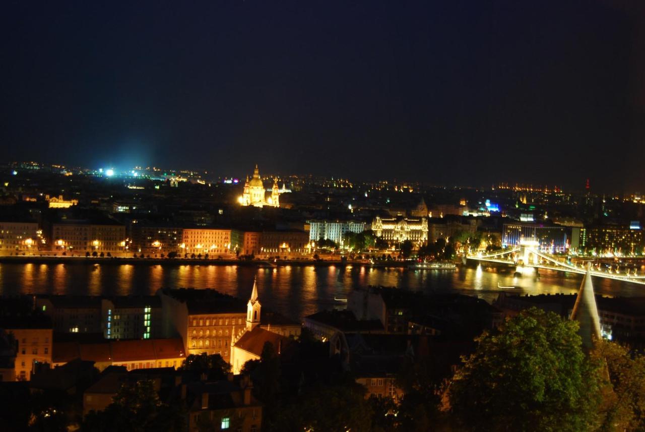 Luxurious Apartment With Balconies In Downtown Bp Budapest Eksteriør bilde